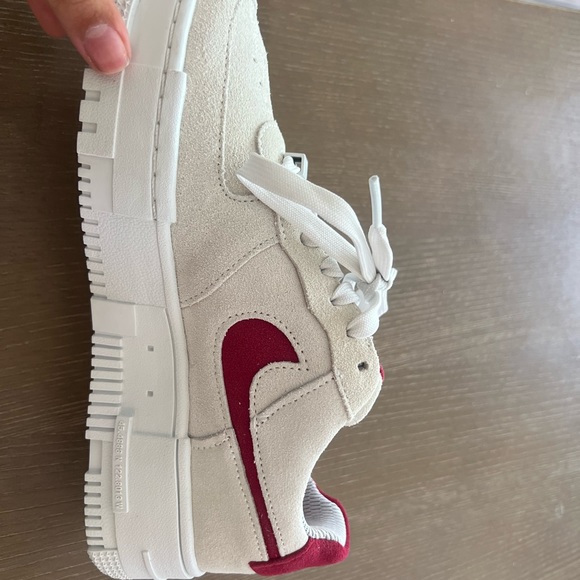 Women’s Air Force one pixel “mystic hibiscus” - Picture 6 of 7